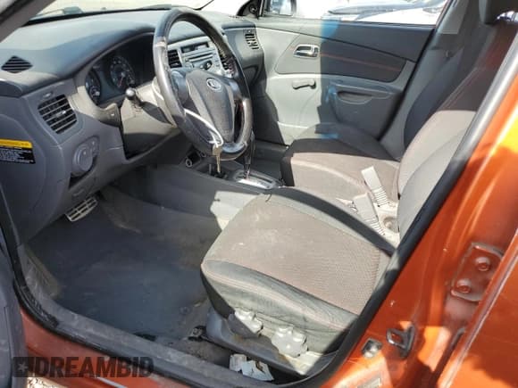 ✅ 2007 Kia Rio SX • VIN: KNADE163076195189 • Лот: 56727385. Опубликован ранее на Copart с пробегом 157 577 миль. Бесплатный доступ к архиву аукционных продаж из США и подробный отчёт об истории автомобиля на DreamBid. Изображение 7.