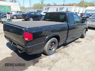 ✅ 2000 Chevrolet S-10 LS • VIN: 1GCCS19W2Y8244735 • Лот: 42054192. Опубликован ранее на IAAI с пробегом 200 439 миль. Бесплатный доступ к архиву аукционных продаж из США и подробный отчёт об истории автомобиля на DreamBid. Изображение 4.