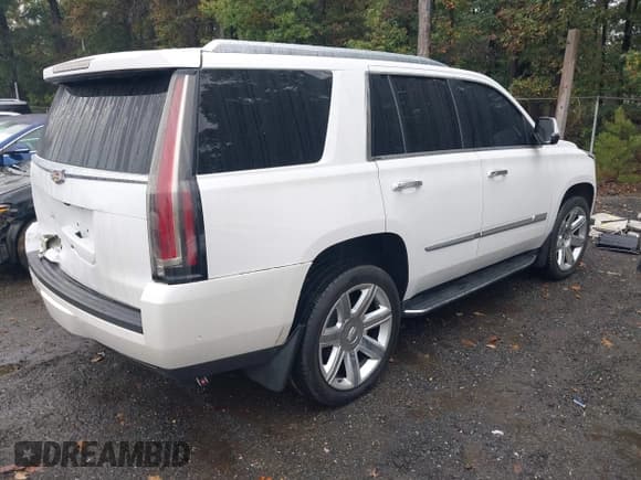 ✅ 2019 Cadillac Escalade Luxury • VIN: 1GYS4BKJ7KR310217 • Lot: 43234639. Listed on IAAI with 78,693 mi. Free auction sales archive from the USA and detailed vehicle history report at DreamBid. Image 4.