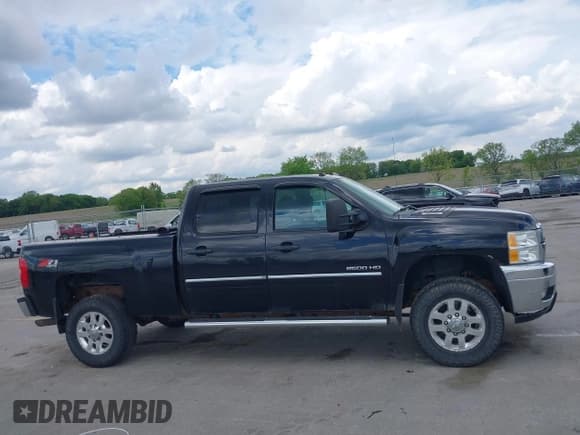 ✅ 2013 Chevrolet Silverado 2500HD LT • VIN: 1GC1KXCG6DF238504 • Lot: 42371679. Listed on IAAI with 206,794 mi. Free auction sales archive from the USA and detailed vehicle history report at DreamBid. Image 14.