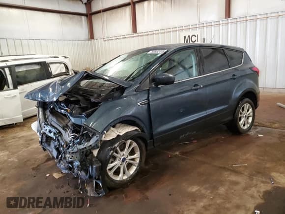 ✅ 2019 Ford Escape SE • VIN: 1FMCU9GD7KUA33714 • Лот: 69802445. Опубликован ранее на Copart с пробегом 47 083 миль. Бесплатный доступ к архиву аукционных продаж из США и подробный отчёт об истории автомобиля на DreamBid. Изображение 1.
