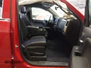 ✅ 2019 Chevrolet Silverado 1500 LT • VIN: 2GCVKPEC0K1114048 • Lot: 43668162. Wystawiony na IAAI z przebiegiem 106 363 mil. Bezpłatny archiwum sprzedaży aukcyjnych z USA i szczegółowy raport historii pojazdu na DreamBid. Zdjęcie 5.