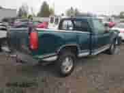 1998 Chevrolet Silverado 1500 z VIN 1GCEC14R3WZ141824, wystawiony jako Copart lot #84471025 z przebiegiem 171 517 mil mil oraz Szkoda całkowita • Salvage title. Historia ofert i sprzedaży dostępna na DreamBid. Obrazek 3.