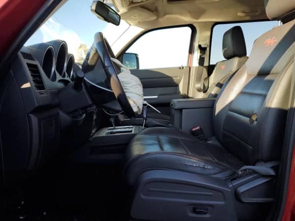 2008 Dodge Nitro R/T с VIN 1D8GU58638W141664, выставлен на аукционе Copart как лот 82419694 с пробегом 106 759 миль миль и Списание • Salvage title. История ставок и продаж доступна на DreamBid. Изображение 7.