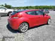 2013 Hyundai Veloster w/Gray Int z VIN KMHTC6ADXDU117233, wystawiony jako Copart lot #57247064 z przebiegiem 129 810 mil mil oraz Szkoda całkowita • Salvage title. Historia ofert i sprzedaży dostępna na DreamBid. Obrazek 3.