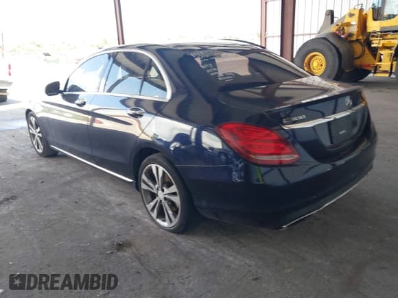 ✅ 2016 Mercedes-Benz C 300 • VIN: 55SWF4JB7GU148494 • Lot: 42554710. Wystawiony na IAAI z przebiegiem 136 882 mil. Bezpłatny archiwum sprzedaży aukcyjnych z USA i szczegółowy raport historii pojazdu na DreamBid. Zdjęcie 3.