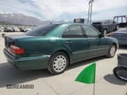 ✅ 2000 Mercedes-Benz E 320/430 4 Matic • VIN: WDBJF82J6YX037434 • Lot: 53255495. Wystawiony na Copart z przebiegiem 331 925 mil. Bezpłatny archiwum sprzedaży aukcyjnych z USA i szczegółowy raport historii pojazdu na DreamBid. Zdjęcie 3.