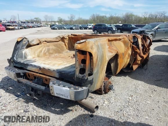 ✅ 2011 Chevrolet Silverado 2500HD LTZ • VIN: 1GC1KYC82BF129484 • Lot: 39110624. Listed on IAAI with Not provided. Free auction sales archive from the USA and detailed vehicle history report at DreamBid. Image 4.