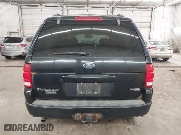 ✅ 2005 Ford Explorer Limited • VIN: 1FMDU75K25UB26462 • Лот: 43759876. Опубликован ранее на IAAI с пробегом 200 719 миль. Бесплатный доступ к архиву аукционных продаж из США и подробный отчёт об истории автомобиля на DreamBid. Изображение 17.