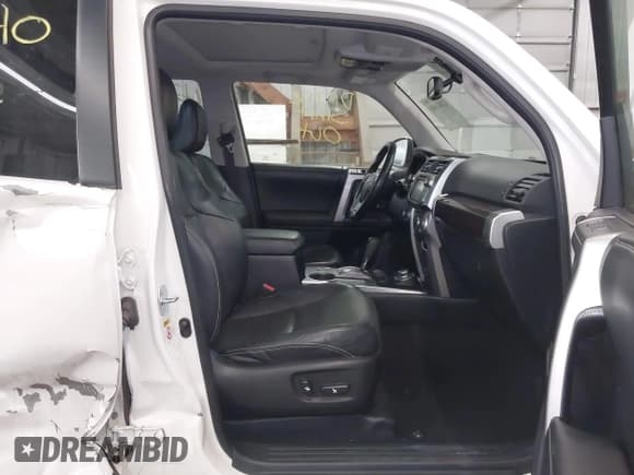 ✅ 2014 Toyota 4Runner Limited • VIN: JTEBU5JR6E5179612 • Лот: 42001840. Опубликован ранее на IAAI с пробегом 107 257 миль. Бесплатный доступ к архиву аукционных продаж из США и подробный отчёт об истории автомобиля на DreamBid. Изображение 5.