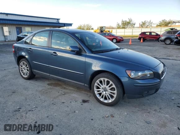 ✅ 2005 Volvo S40 • VIN: YV1MH682352115328 • Lot: 89860675. Listed on Copart with 59,736 mi. Free auction sales archive from the USA and detailed vehicle history report at DreamBid. Image 4.