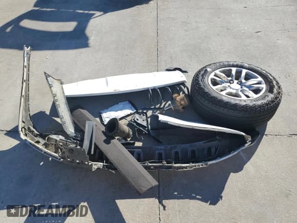 ✅ 2022 Chevrolet Suburban LT • VIN: 1GNSCCKDXNR192667 • Lot: 87407095. Listed on Copart with 108,996 mi. Free auction sales archive from the USA and detailed vehicle history report at DreamBid. Image 13.