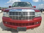 ✅ 2013 Lincoln Navigator • VIN: 5LMJJ2H59DEL05978 • Lot: 82523135. Wystawiony na Copart z przebiegiem 88 356 mil. Bezpłatny archiwum sprzedaży aukcyjnych z USA i szczegółowy raport historii pojazdu na DreamBid. Zdjęcie 5.