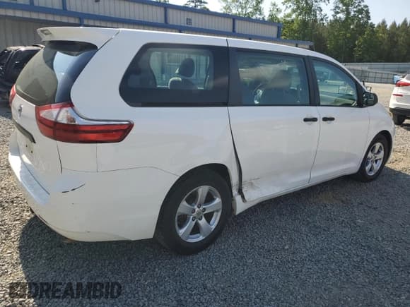 ✅ 2016 Toyota Sienna L • VIN: 5TDZK3DCXGS695506 • Lot: 54347315. Listed on Copart with 127,506 mi. Free auction sales archive from the USA and detailed vehicle history report at DreamBid. Image 3.