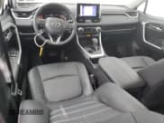 ✅ 2024 Toyota RAV4 XLE Premium • VIN: 2T3A1RFV0RW482745 • Lot: 92029915. Wystawiony na Copart z przebiegiem 8 758 mil. Bezpłatny archiwum sprzedaży aukcyjnych z USA i szczegółowy raport historii pojazdu na DreamBid. Zdjęcie 8.