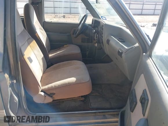 ✅ 1991 Ford Ranger XLT • VIN: 1FTCR15X5MPA41574 • Лот: 43295087. Опубликован ранее на IAAI с пробегом 283 075 миль. Бесплатный доступ к архиву аукционных продаж из США и подробный отчёт об истории автомобиля на DreamBid. Изображение 5.