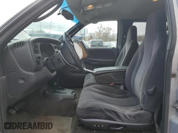 ✅ 2000 Dodge Dakota Sport • VIN: 1B7GG22N7YS532697 • Lot: 79854424. Wystawiony na Copart z przebiegiem 126 435 mil. Bezpłatny archiwum sprzedaży aukcyjnych z USA i szczegółowy raport historii pojazdu na DreamBid. Zdjęcie 7.