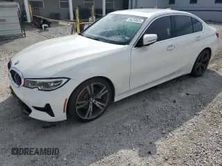 2021 BMW 3 Series 330i z VIN 3MW5R1J08M8B61351, wystawiony jako Copart lot #84239925 z przebiegiem 49 566 mil mil oraz Szkoda całkowita • Salvage title. Historia ofert i sprzedaży dostępna na DreamBid. Obrazek 1.