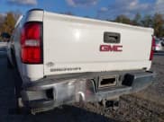 ✅ 2015 GMC Sierra 2500HD • VIN: 1GT11XEG8FF573573 • Lot: 43579173. Listed on IAAI with 213,653 mi. Free auction sales archive from the USA and detailed vehicle history report at DreamBid. Image 22.