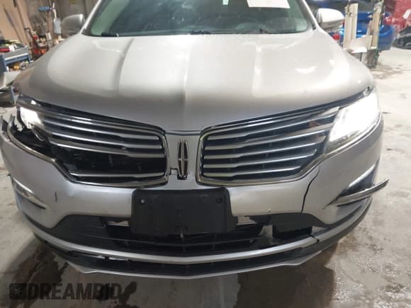 ✅ 2017 Lincoln MKC Reserve • VIN: 5LMCJ3D97HUL24614 • Lot: 43656322. Listed on IAAI with 102,680 mi. Free auction sales archive from the USA and detailed vehicle history report at DreamBid. Image 6.