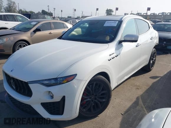 ✅ 2023 Maserati Levante Modena • VIN: ZN661YUM6PX411566 • Лот: 41219590. Опубликован ранее на IAAI с пробегом 24 613 миль. Бесплатный доступ к архиву аукционных продаж из США и подробный отчёт об истории автомобиля на DreamBid. Изображение 18.