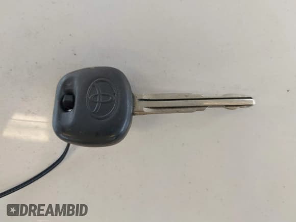 ✅ 1998 Toyota Avalon XL • VIN: 4T1BF18B5WU242038 • Лот: 41577342. Опубликован ранее на IAAI с пробегом 195 707 миль. Бесплатный доступ к архиву аукционных продаж из США и подробный отчёт об истории автомобиля на DreamBid. Изображение 11.