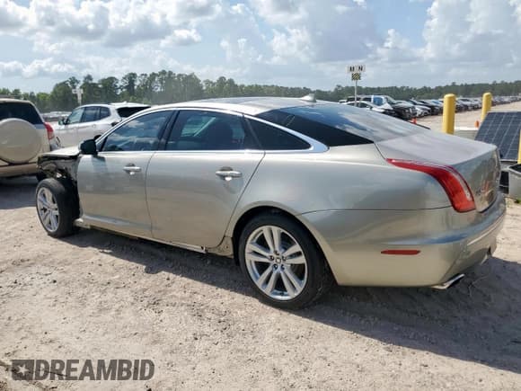 ✅ 2013 Jaguar XJ Portfolio • VIN: SAJWJ2GD5D8V49505 • Lot: 61171955. Wystawiony na Copart z przebiegiem 129 158 mil. Bezpłatny archiwum sprzedaży aukcyjnych z USA i szczegółowy raport historii pojazdu na DreamBid. Zdjęcie 2.