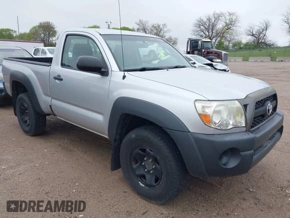 ✅ 2011 Toyota Tacoma • VIN: 5TFPX4ENXBX005643 • Lot: 42160742. Listed on IAAI with 28,947 mi. Free auction sales archive from the USA and detailed vehicle history report at DreamBid. Image 1.