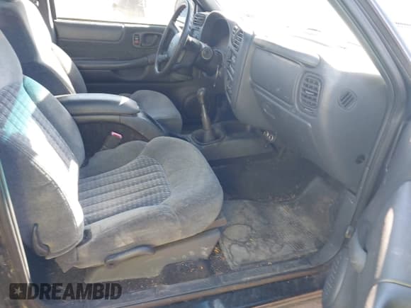 ✅ 2001 Chevrolet S-10 LS Xtreme • VIN: 1GCCS195518247416 • Lot: 43632335. Listed on IAAI with 136,503 mi. Free auction sales archive from the USA and detailed vehicle history report at DreamBid. Image 5.