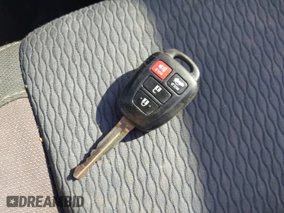 ✅ 2017 Toyota Corolla LE • VIN: 5YFBURHE7HP600369 • Lot: 43649950. Wystawiony na IAAI z przebiegiem 89 564 mil. Bezpłatny archiwum sprzedaży aukcyjnych z USA i szczegółowy raport historii pojazdu na DreamBid. Zdjęcie 11.