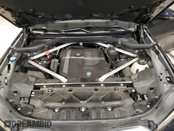 ✅ 2022 BMW X6 xDrive40i • VIN: 5UXCY6C03N9L77492 • Lot: 87434425. Wystawiony na Copart z przebiegiem 26 878 mil. Bezpłatny archiwum sprzedaży aukcyjnych z USA i szczegółowy raport historii pojazdu na DreamBid. Zdjęcie 12.