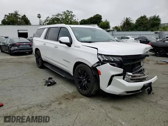 ✅ 2023 Chevrolet Suburban High Country • VIN: 1GNSKGKT3PR482608 • Lot: 54931444. Wystawiony na Copart z przebiegiem 14 382 mil. Bezpłatny archiwum sprzedaży aukcyjnych z USA i szczegółowy raport historii pojazdu na DreamBid. Zdjęcie 11.