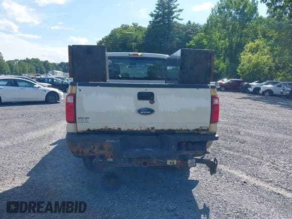 ✅ 2011 Ford F-350 Lariat • VIN: 1FT7X3B63BEC03404 • Lot: 42282544. Listed on IAAI with 321,957 mi. Free auction sales archive from the USA and detailed vehicle history report at DreamBid. Image 16.