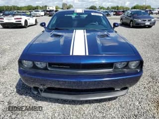 ✅ 2014 Dodge Challenger SXT • VIN: 2C3CDYAG7EH101068 • Lot: 74075524. Wystawiony na Copart z przebiegiem Nie podano. Bezpłatny archiwum sprzedaży aukcyjnych z USA i szczegółowy raport historii pojazdu na DreamBid. Zdjęcie 5.