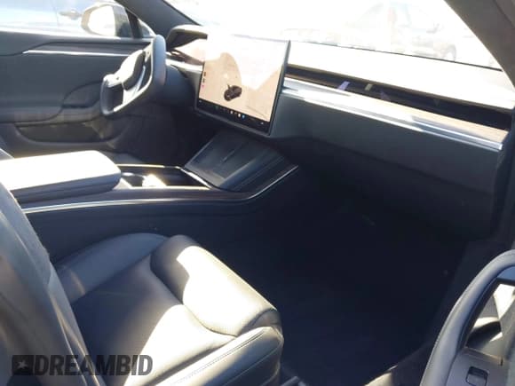 ✅ 2022 Tesla Model S • VIN: 5YJSA1E56NF492915 • Lot: 42221120. Wystawiony na IAAI z przebiegiem 44 195 mil. Bezpłatny archiwum sprzedaży aukcyjnych z USA i szczegółowy raport historii pojazdu na DreamBid. Zdjęcie 5.