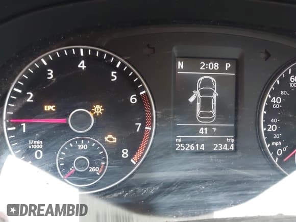 ✅ 2013 Volkswagen Passat SE • VIN: 1VWBP7A38DC132429 • Lot: 43717054. Listed on IAAI with 252,614 mi. Free auction sales archive from the USA and detailed vehicle history report at DreamBid. Image 7.