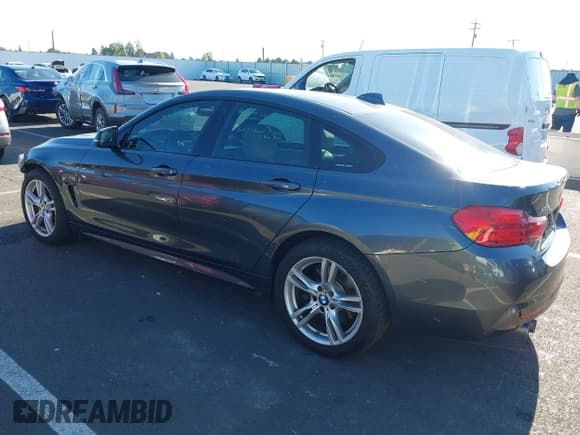 ✅ 2017 BMW 4 Series 430i xDrive • VIN: WBA4F9C37HG812518 • Lot: 42609889. Wystawiony na IAAI z przebiegiem 121 143 mil. Bezpłatny archiwum sprzedaży aukcyjnych z USA i szczegółowy raport historii pojazdu na DreamBid. Zdjęcie 3.
