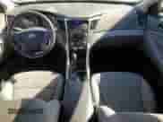 2013 Hyundai Sonata GLS z VIN 5NPEB4AC0DH651458, wystawiony jako Copart lot #86466805 z przebiegiem 107 113 mil mil oraz Szkoda całkowita • Salvage title. Historia ofert i sprzedaży dostępna na DreamBid. Obrazek 8.