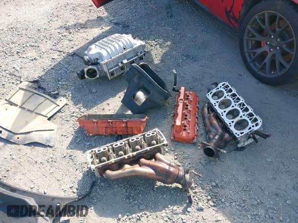 ✅ 2016 Dodge Challenger SRT Hellcat • VIN: 2C3CDZC95GH288477 • Lot: 43408176. Wystawiony na IAAI z przebiegiem 56 304 mil. Bezpłatny archiwum sprzedaży aukcyjnych z USA i szczegółowy raport historii pojazdu na DreamBid. Zdjęcie 12.