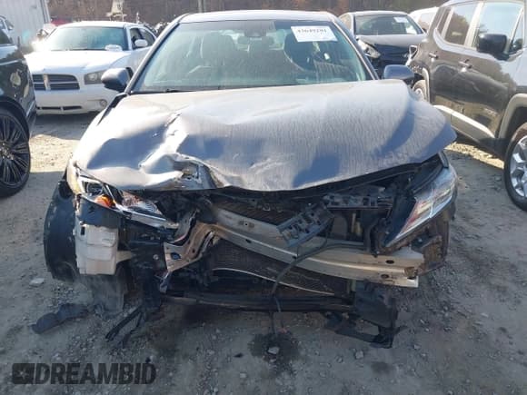 ✅ 2018 Toyota Camry LE • VIN: 4T1B11HKXJU159258 • Lot: 43649281. Wystawiony na IAAI z przebiegiem 163 092 mil. Bezpłatny archiwum sprzedaży aukcyjnych z USA i szczegółowy raport historii pojazdu na DreamBid. Zdjęcie 6.