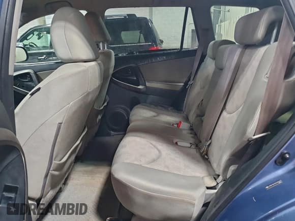 ✅ 2010 Toyota RAV4 • VIN: JTMZF4DV3A5030200 • Лот: 94305395. Опубликован ранее на Copart с пробегом 179 444 миль. Бесплатный доступ к архиву аукционных продаж из США и подробный отчёт об истории автомобиля на DreamBid. Изображение 11.