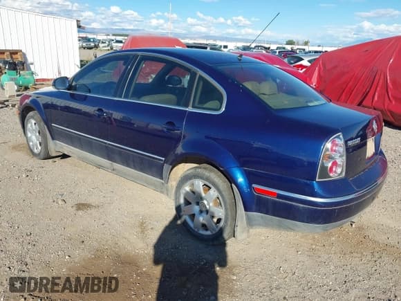✅ 2005 Volkswagen Passat GLS • VIN: WVWAE63B75P051399 • Lot: 43325238. Listed on IAAI with 236,084 mi. Free auction sales archive from the USA and detailed vehicle history report at DreamBid. Image 3.