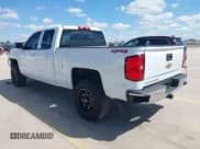 ✅ 2019 Chevrolet Silverado 1500 LT • VIN: 2GCVKPEC2K1108705 • Lot: 42206544. Wystawiony na IAAI z przebiegiem 84 871 mil. Bezpłatny archiwum sprzedaży aukcyjnych z USA i szczegółowy raport historii pojazdu na DreamBid. Zdjęcie 3.