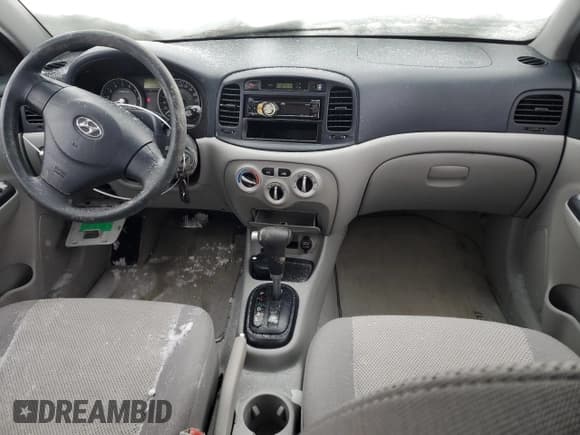 ✅ 2007 Hyundai Accent GL • VIN: KMHCN45C07U072761 • Lot: 42321615. Wystawiony na Copart z przebiegiem 158 492 mil. Bezpłatny archiwum sprzedaży aukcyjnych z USA i szczegółowy raport historii pojazdu na DreamBid. Zdjęcie 8.