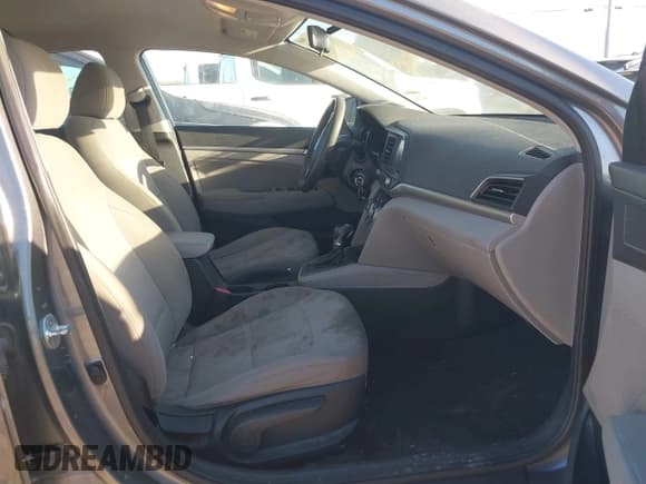 ✅ 2019 Hyundai Elantra SEL • VIN: 5NPD84LFXKH440850 • Лот: 43685194. Опубликован ранее на IAAI с пробегом 154 000 миль. Бесплатный доступ к архиву аукционных продаж из США и подробный отчёт об истории автомобиля на DreamBid. Изображение 5.