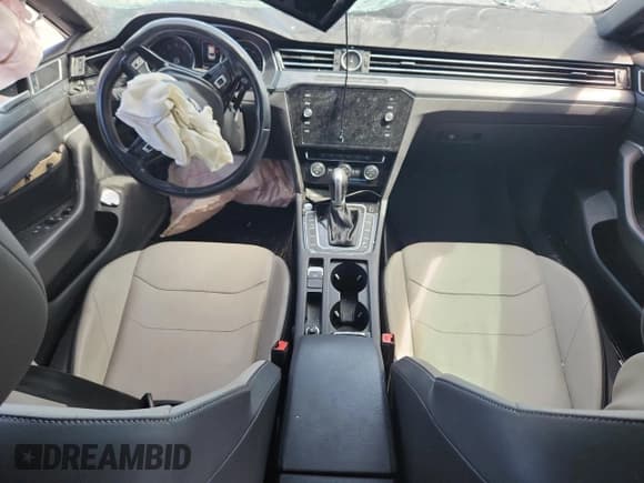 ✅ 2019 Volkswagen Arteon SE R-Line • VIN: WVWFR7AN0KE025151 • Лот: 62730575. Опубликован ранее на Copart с пробегом 66 993 миль. Бесплатный доступ к архиву аукционных продаж из США и подробный отчёт об истории автомобиля на DreamBid. Изображение 8.