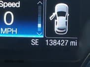 ✅ 2016 Ford Escape SE • VIN: 1FMCU9GX8GUA11402 • Lot: 43423382. Wystawiony na IAAI z przebiegiem 138 427 mil. Bezpłatny archiwum sprzedaży aukcyjnych z USA i szczegółowy raport historii pojazdu na DreamBid. Zdjęcie 16.