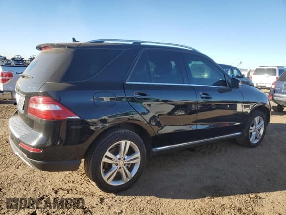 ✅ 2015 Mercedes-Benz M 350 • VIN: 4JGDA5HB1FA529165 • Лот: 87432635. Опубликован ранее на Copart с пробегом 81 889 миль. Бесплатный доступ к архиву аукционных продаж из США и подробный отчёт об истории автомобиля на DreamBid. Изображение 3.