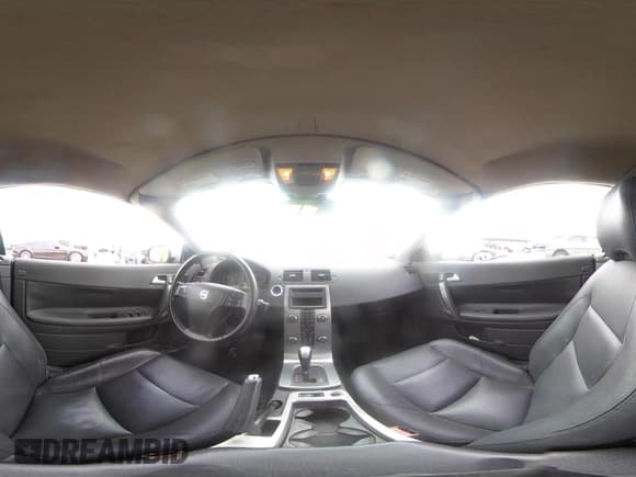 ✅ 2009 Volvo C70 • VIN: YV1MC67289J078398 • Lot: 41744008. Wystawiony na IAAI z przebiegiem 81 460 mil. Bezpłatny archiwum sprzedaży aukcyjnych z USA i szczegółowy raport historii pojazdu na DreamBid. Zdjęcie 18.