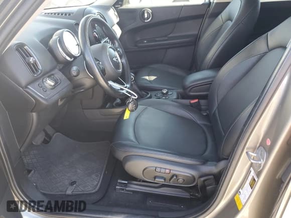 ✅ 2018 MINI Countryman Cooper • VIN: WMZYS7C30J3E09050 • Lot: 69803835. Listed on Copart with 117,151 mi. Free auction sales archive from the USA and detailed vehicle history report at DreamBid. Image 7.